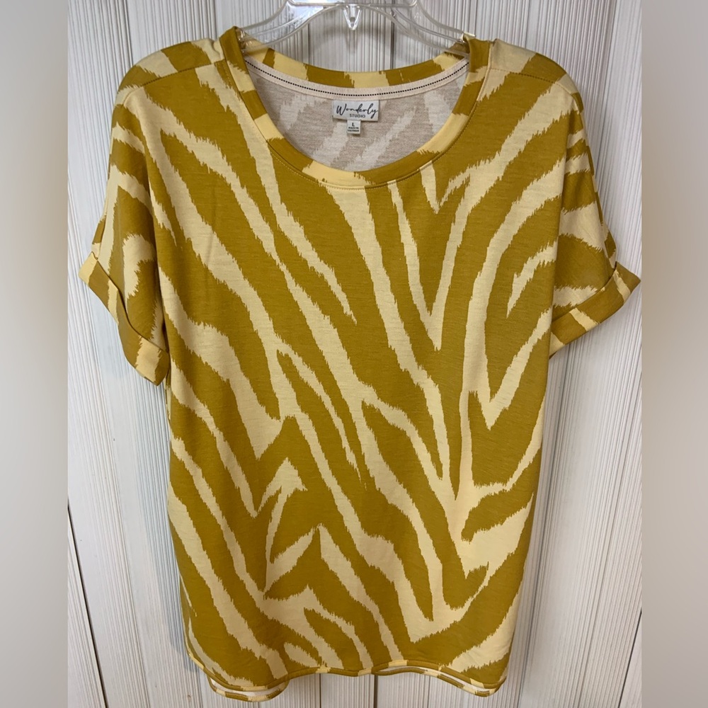 Wanderlust Studio Tiger stripe knit top, cap sleeves, size Large